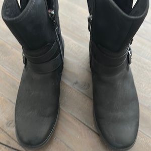 UGG Lorna Mid Calf waterproof boots